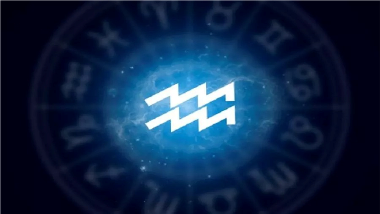 تحولات فلكية مفاجئة وغير متوقعة ترسم مسارات جديدة لمواليد برج الدلو اليوم